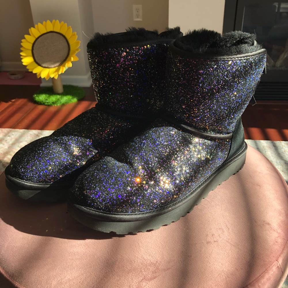 Ugg women’s classic mini Cosmos boot